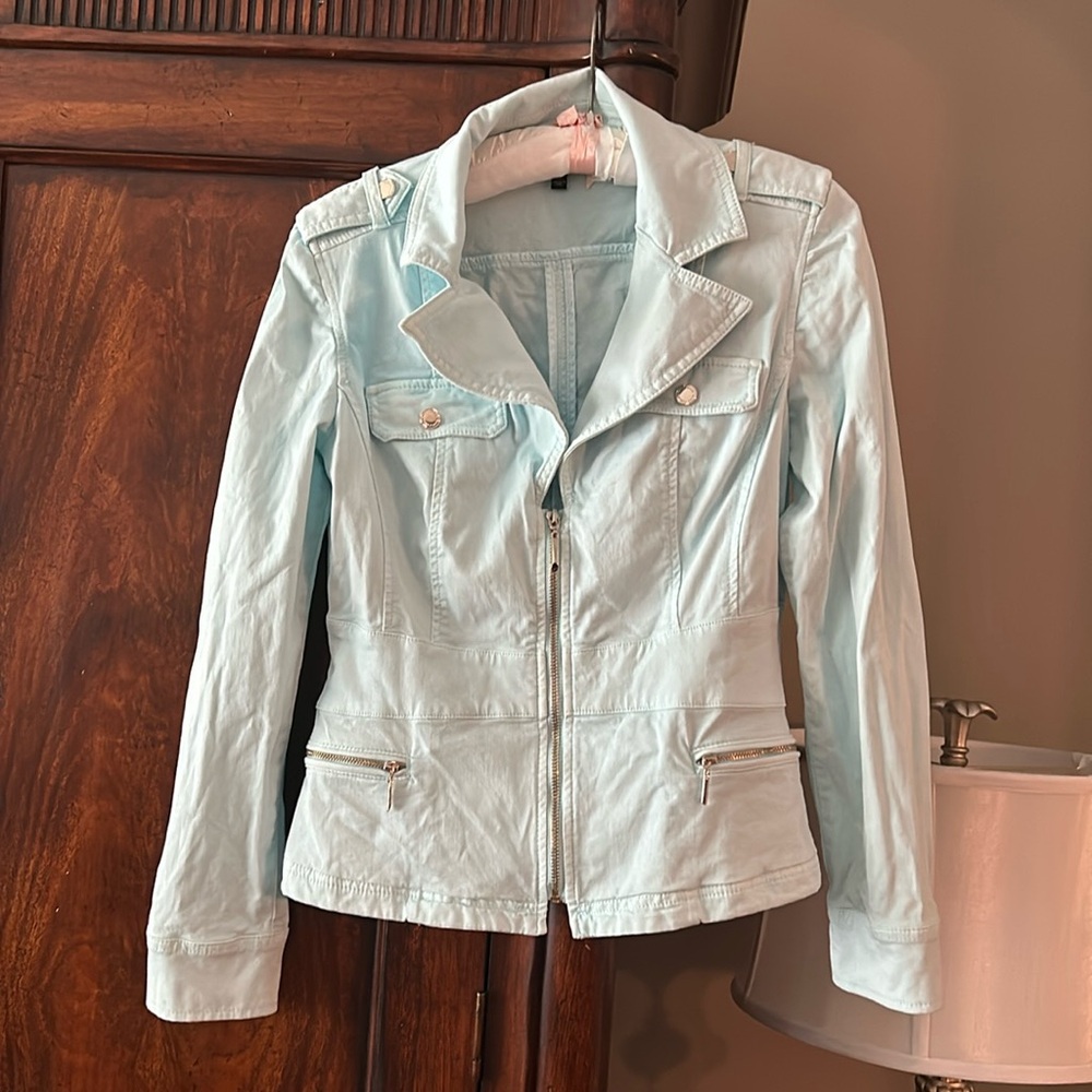 White House Black Market light blue twill jacket with zipper and pleating detail